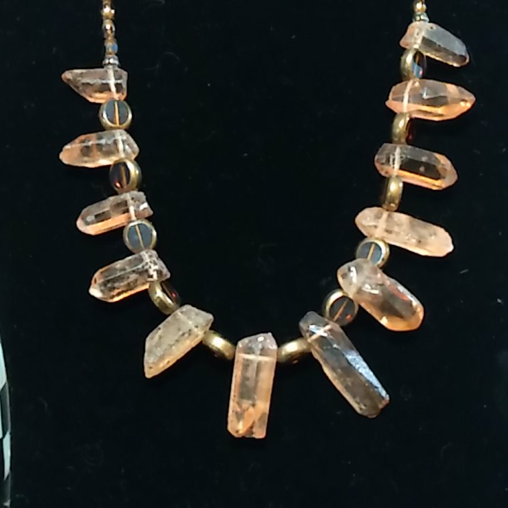 Quartz necklace with amber glass beads